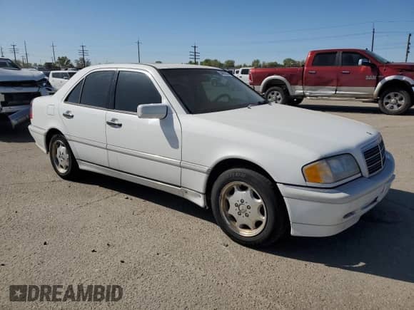1999 Mercedes-Benz C 230/260/280/320 z VIN WDBHA24GXXA705698, wystawiony jako Copart lot #54093535 z przebiegiem 184 453 mil mil oraz Czysty tytuł • Clean title. Historia ofert i sprzedaży dostępna na DreamBid. Obrazek 4.