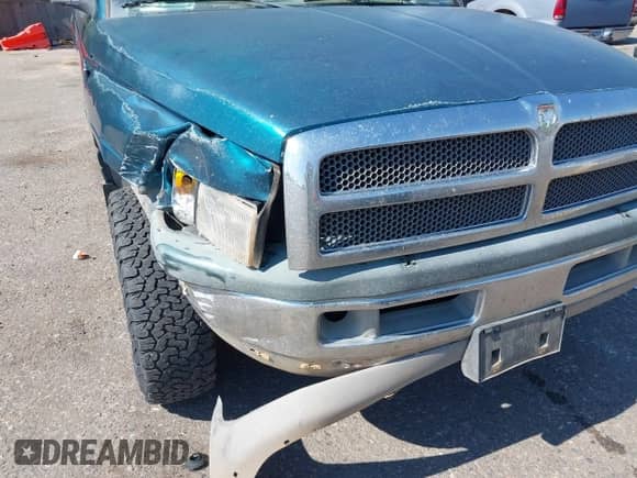 1998 Dodge 1500 z VIN 3B7HF13Z7WG198906, wystawiony jako IAAI lot #42972717 z przebiegiem 292 089 mil mil oraz . Historia ofert i sprzedaży dostępna na DreamBid. Obrazek 6.