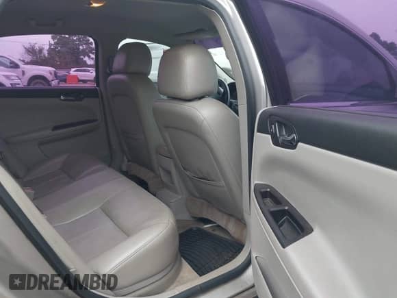 2008 Chevrolet Impala SS z VIN 2G1WD58C489139682, wystawiony jako IAAI lot #43088240 z przebiegiem 166 747 mil mil oraz . Historia ofert i sprzedaży dostępna na DreamBid. Obrazek 8.