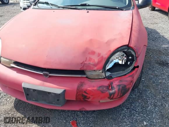 2000 Dodge Neon Highline z VIN 1B3ES46C7YD619712, wystawiony jako IAAI lot #40010160 z przebiegiem 135 043 mil mil oraz . Historia ofert i sprzedaży dostępna na DreamBid. Obrazek 6.