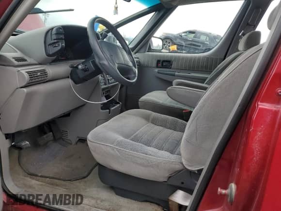 1995 Chevrolet Lumina Van с VIN 1GNDU06L4ST114101, выставлен на аукционе Copart как лот 48230275 с пробегом Не указан миль и Списание • Salvage title. История ставок и продаж доступна на DreamBid. Изображение 7.