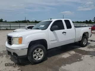 2007 GMC Sierra 1500 SLE1 z VIN 2GTEC19J671574938, wystawiony jako Copart lot #57273965 z przebiegiem 201 459 mil mil oraz Czysty tytuł • Clean title. Historia ofert i sprzedaży dostępna na DreamBid. Obrazek 1.