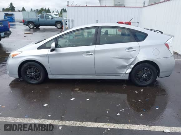 2013 Toyota Prius Three с VIN JTDKN3DUXD5588765, выставлен на аукционе IAAI как лот 43282338 с пробегом 103 009 миль миль и . История ставок и продаж доступна на DreamBid. Изображение 14.