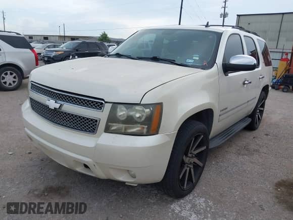 2010 Chevrolet Tahoe LTZ z VIN 1GNUCCE08AR165303, wystawiony jako IAAI lot #42588677 z przebiegiem 232 159 mil mil oraz . Historia ofert i sprzedaży dostępna na DreamBid. Obrazek 17.