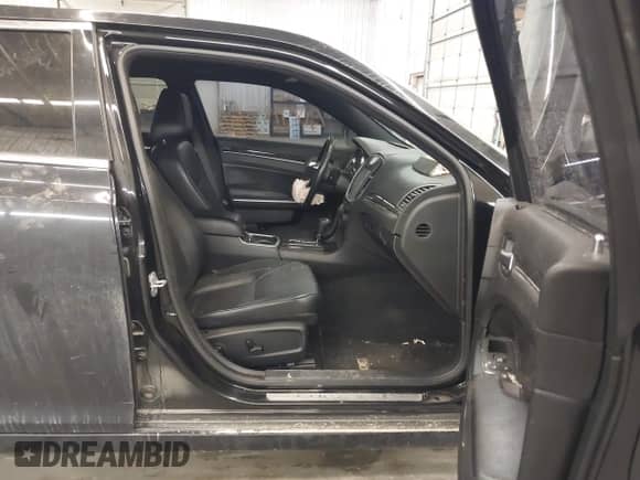 2013 Chrysler 300 C z VIN 2C3CCAKT1DH667134, wystawiony jako IAAI lot #41891856 z przebiegiem 162 489 mil mil oraz . Historia ofert i sprzedaży dostępna na DreamBid. Obrazek 5.