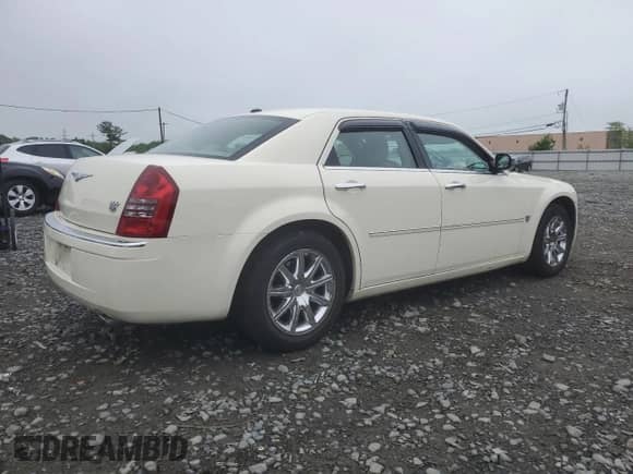 2007 Chrysler 300 C with VIN 2C3KA63H27H748527, listed as a Copart auction lot 55078975 with 149,096 mi miles and Salvage title. Bid and sale history available at DreamBid. Image 3.