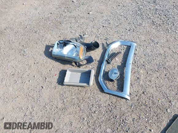 2010 Honda Pilot Touring with VIN 5FNYF4H88AB012001, listed as a IAAI auction lot 42635771 with 287,115 mi miles and . Bid and sale history available at DreamBid. Image 12.