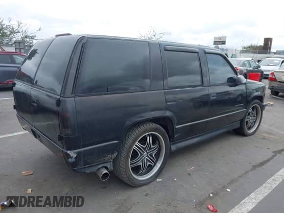 2000 Chevrolet Tahoe Limited с VIN 1GNEC13R7YR151624, выставлен на аукционе IAAI как лот 41785878 с пробегом 227 576 миль миль и . История ставок и продаж доступна на DreamBid. Изображение 4.