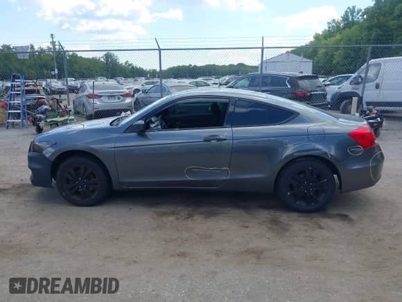 2012 Honda Accord EX z VIN 1HGCS1B7XCA010753, wystawiony jako IAAI lot #43120742 z przebiegiem 181 294 mil mil oraz . Historia ofert i sprzedaży dostępna na DreamBid. Obrazek 15.