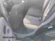 2005 Hyundai Accent GLS z VIN KMHCG45C55U587584, wystawiony jako IAAI lot #42864972 z przebiegiem 122 849 mil mil oraz . Historia ofert i sprzedaży dostępna na DreamBid. Obrazek 8.