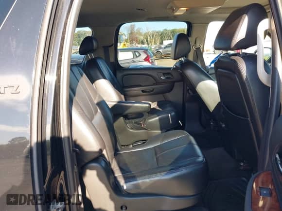 2007 Chevrolet Suburban LT с VIN 3GNFK16337G153402, выставлен на аукционе IAAI как лот 43187505 с пробегом 187 230 миль миль и . История ставок и продаж доступна на DreamBid. Изображение 8.