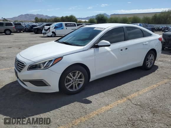 2017 Hyundai Sonata 2.4L z VIN 5NPE24AF6HH487553, wystawiony jako Copart lot #82072085 z przebiegiem 141 504 mil mil oraz Szkoda całkowita • Salvage title. Historia ofert i sprzedaży dostępna na DreamBid. Obrazek 1.