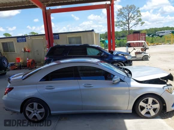 2017 Mercedes-Benz CLA 250 с VIN WDDSJ4EB0HN449187, выставлен на аукционе IAAI как лот 42989322 с пробегом 55 854 миль миль и . История ставок и продаж доступна на DreamBid. Изображение 13.