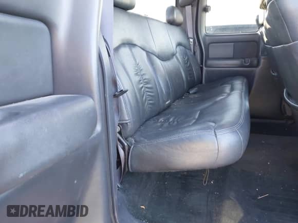 2000 Chevrolet Silverado 1500 LS с VIN 1GCEK19T5YE311425, выставлен на аукционе IAAI как лот 41653835 с пробегом 158 917 миль миль и . История ставок и продаж доступна на DreamBid. Изображение 8.