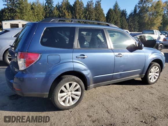 2012 Subaru Forester X Premium z VIN JF2SHADCXCH423932, wystawiony jako Copart lot #86510665 z przebiegiem 266 539 mil mil oraz Czysty tytuł • Clean title. Historia ofert i sprzedaży dostępna na DreamBid. Obrazek 3.