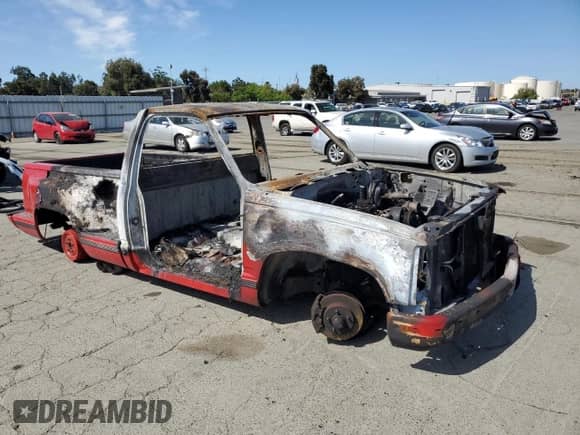 1995 GMC Sierra 1500 с VIN 1GTEC14K3SZ525616, выставлен на аукционе Copart как лот 58402965 с пробегом Не указан миль и На запчасти • Non repairable. История ставок и продаж доступна на DreamBid. Изображение 4.