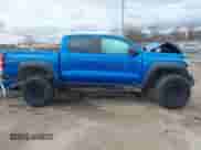 2024 Chevrolet Colorado 4WD ZR2 z VIN 1GCPTFEK2R1238183, wystawiony jako IAAI lot #41962774 z przebiegiem 4 286 mil mil oraz . Historia ofert i sprzedaży dostępna na DreamBid. Obrazek 14.