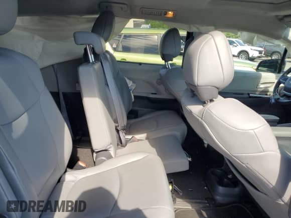 2022 Toyota Sienna XLE z VIN 5TDYRKEC0NS124927, wystawiony jako Copart lot #62726065 z przebiegiem 67 662 mil mil oraz Szkoda całkowita • Salvage title. Historia ofert i sprzedaży dostępna na DreamBid. Obrazek 11.