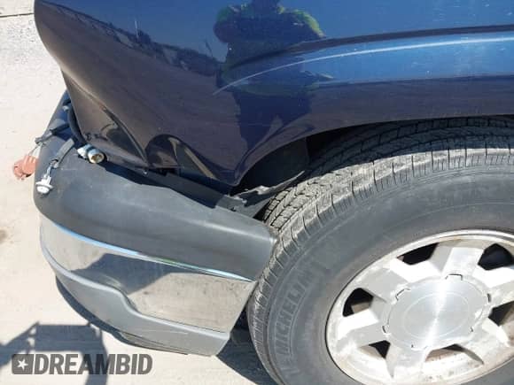 2005 Chevrolet Silverado 1500 LS z VIN 2GCEC13T851118155, wystawiony jako IAAI lot #43324638 z przebiegiem 218 021 mil mil oraz . Historia ofert i sprzedaży dostępna na DreamBid. Obrazek 13.