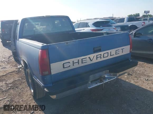 1993 Chevrolet Silverado 1500 с VIN 2GCEC19Z1P1107559, выставлен на аукционе IAAI как лот 43184243 с пробегом 553 256 миль миль и . История ставок и продаж доступна на DreamBid. Изображение 3.