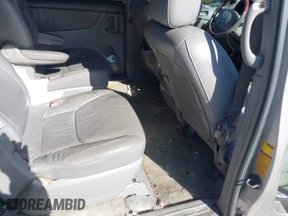 2004 Toyota Sienna XLE z VIN 5TDZA22C44S119793, wystawiony jako IAAI lot #43595212 z przebiegiem 213 234 mil mil oraz . Historia ofert i sprzedaży dostępna na DreamBid. Obrazek 8.