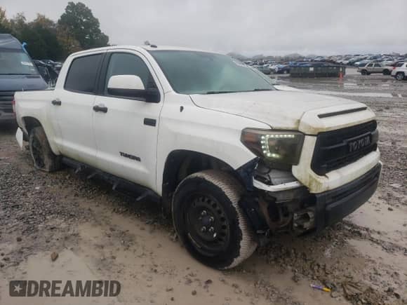 2017 Toyota Tundra SR5 z VIN 5TFDW5F19HX643513, wystawiony jako Copart lot #90463945 z przebiegiem 84 013 mil mil oraz Szkoda całkowita • Salvage title. Historia ofert i sprzedaży dostępna na DreamBid. Obrazek 4.