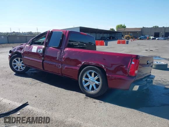 2004 GMC Sierra 1500 SLE with VIN 2GTEC19T941406742, listed as a IAAI auction lot 42842322 with 179,141 mi miles and . Bid and sale history available at DreamBid. Image 3.
