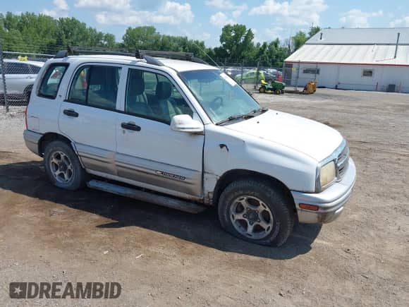 2001 Chevrolet Tracker LT with VIN 2CNBJ634216913516, listed as a IAAI auction lot 42641267 with 114,792 mi miles and . Bid and sale history available at DreamBid. Image 1.