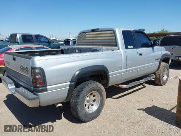 2001 Dodge 1500 с VIN 3B7HF13ZX1M539371, выставлен на аукционе IAAI как лот 42810009 с пробегом 284 889 миль миль и . История ставок и продаж доступна на DreamBid. Изображение 4.
