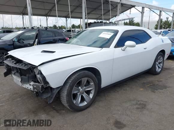2019 Dodge Challenger SXT z VIN 2C3CDZAG6KH669989, wystawiony jako IAAI lot #43333069 z przebiegiem 161 866 mil mil oraz . Historia ofert i sprzedaży dostępna na DreamBid. Obrazek 2.