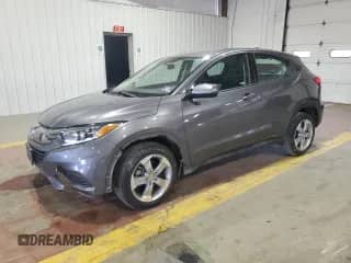 2019 Honda HR-V LX z VIN 3CZRU6H39KG725098, wystawiony jako Copart lot #71317045 z przebiegiem 32 235 mil mil oraz Szkoda całkowita • Salvage title. Historia ofert i sprzedaży dostępna na DreamBid. Obrazek 1.