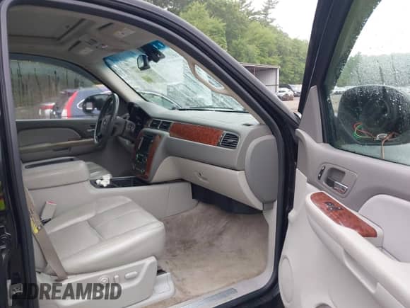 2007 Chevrolet Suburban LTZ с VIN 1GNFK16387J162935, выставлен на аукционе IAAI как лот 42691630 с пробегом 247 210 миль миль и . История ставок и продаж доступна на DreamBid. Изображение 5.