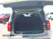 2019 Chevrolet Suburban LT с VIN 1GNSKHKC0KR397479, выставлен на аукционе IAAI как лот 42725453 с пробегом 39 423 миль миль и . История ставок и продаж доступна на DreamBid. Изображение 18.