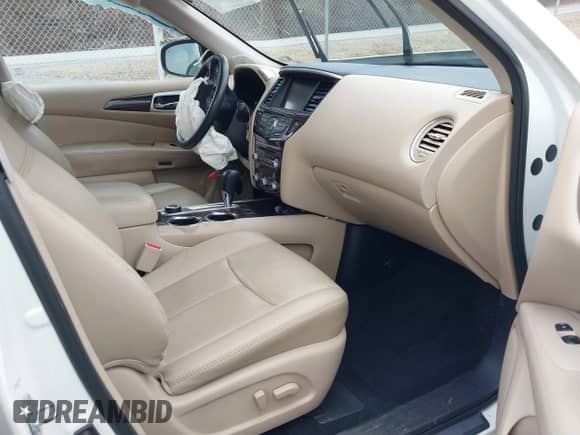 2016 Nissan Pathfinder Platinum with VIN 5N1AR2MM6GC647431, listed as a IAAI auction lot 41604491 with 171,211 mi miles and . Bid and sale history available at DreamBid. Image 5.