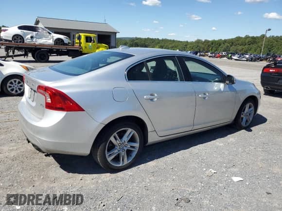 2015 Volvo S60 T5 Drive-E Premier with VIN YV126MFK7F1336135, listed as a Copart auction lot 71584045 with Not provided miles and Clean title. Bid and sale history available at DreamBid. Image 3.