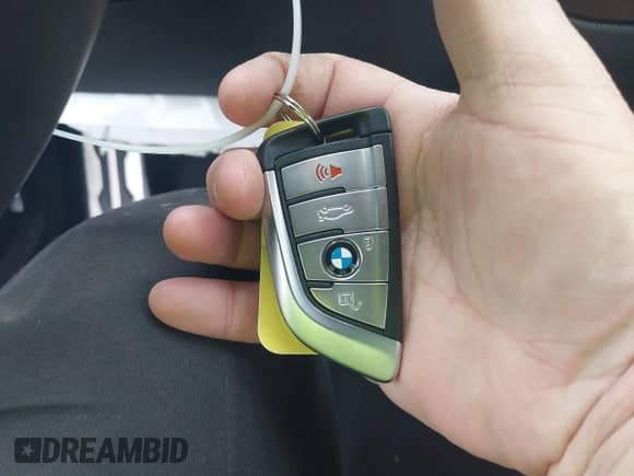 2023 BMW 5 Series 540i xDrive z VIN WBA73BJ07PWX98985, wystawiony jako IAAI lot #42065375 z przebiegiem 56 751 mil mil oraz . Historia ofert i sprzedaży dostępna na DreamBid. Obrazek 11.