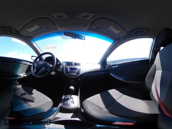 2014 Hyundai Accent GS с VIN KMHCT5AEXEU145327, выставлен на аукционе IAAI как лот 43215441 с пробегом 104 923 миль миль и . История ставок и продаж доступна на DreamBid. Изображение 18.