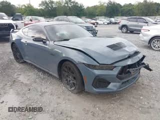 2024 Ford Mustang GT с VIN 1FA6P8CF5R5402980, выставлен на аукционе IAAI как лот 42607710 с пробегом 20 621 миль миль и . История ставок и продаж доступна на DreamBid. Изображение 1.