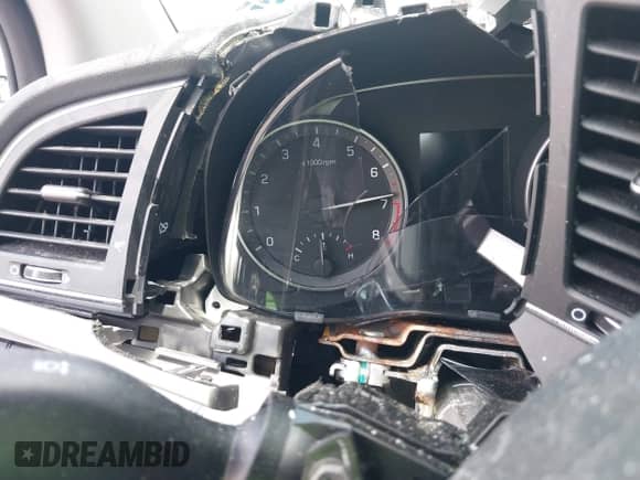2018 Hyundai Elantra SEL с VIN 5NPD84LF2JH238406, выставлен на аукционе IAAI как лот 42388318 с пробегом 52 693 миль миль и . История ставок и продаж доступна на DreamBid. Изображение 7.
