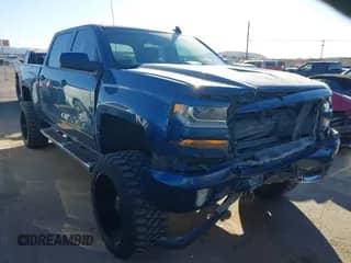 2017 Chevrolet Silverado 1500 LT с VIN 3GCUKREC8HG354004, выставлен на аукционе IAAI как лот 41429597 с пробегом 77 493 миль миль и . История ставок и продаж доступна на DreamBid. Изображение 1.