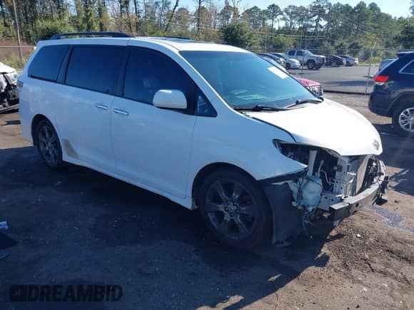 2015 Toyota Sienna SE Premium z VIN 5TDXK3DC9FS618440, wystawiony jako IAAI lot #43312485 z przebiegiem 239 491 mil mil oraz . Historia ofert i sprzedaży dostępna na DreamBid. Obrazek 1.