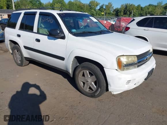 2005 Chevrolet TrailBlazer LS с VIN 1GNDT13S252301027, выставлен на аукционе IAAI как лот 43154248 с пробегом 176 012 миль миль и . История ставок и продаж доступна на DreamBid. Изображение 1.