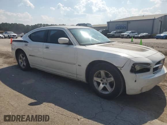 2010 Dodge Charger SXT with VIN 2B3CA3CV3AH127584, listed as a Copart auction lot 80694135 with 291,044 mi miles and Salvage title. Bid and sale history available at DreamBid. Image 4.
