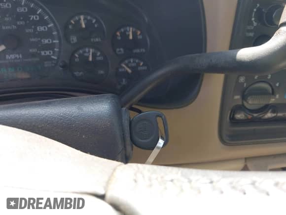 2002 Chevrolet Suburban LT with VIN 3GNEC16Z42G198791, listed as a IAAI auction lot 42500187 with 223,036 mi miles and . Bid and sale history available at DreamBid. Image 11.