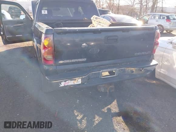 2003 Chevrolet Silverado 1500HD LS с VIN 1GCGC13U73F207979, выставлен на аукционе IAAI как лот 41009074 с пробегом Не указан миль и . История ставок и продаж доступна на DreamBid. Изображение 6.