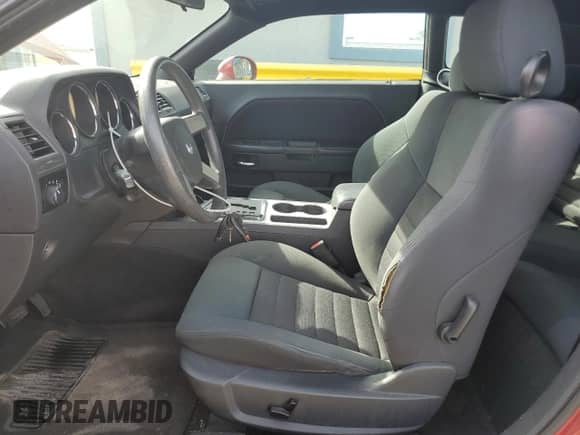2010 Dodge Challenger SE с VIN 2B3CJ4DV9AH289353, выставлен на аукционе Copart как лот 81883665 с пробегом 104 505 миль миль и Списание • Salvage title. История ставок и продаж доступна на DreamBid. Изображение 7.