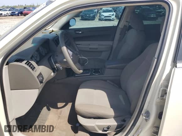 2008 Chrysler 300 LX with VIN 2C3LA43R08H270742, listed as a Copart auction lot 51497445 with 164,983 mi miles and Salvage title. Bid and sale history available at DreamBid. Image 7.