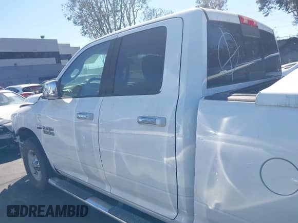 2014 Ram 1500 Big Horn z VIN 1C6RR6GT8ES236799, wystawiony jako IAAI lot #43083436 z przebiegiem 57 359 mil mil oraz . Historia ofert i sprzedaży dostępna na DreamBid. Obrazek 14.