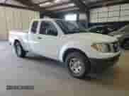 2018 Nissan Frontier SV z VIN 1N6BD0CT1JN708035, wystawiony jako Copart lot #66178895 z przebiegiem 141 289 mil mil oraz Czysty tytuł • Clean title. Historia ofert i sprzedaży dostępna na DreamBid. Obrazek 4.