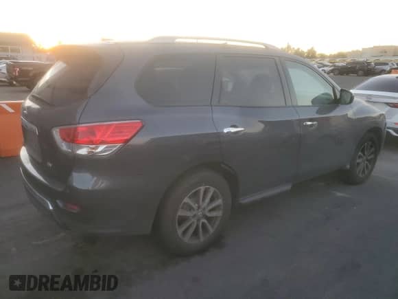 2014 Nissan Pathfinder S with VIN 5N1AR2MNXEC671088, listed as a Copart auction lot 82664625 with 121,492 mi miles and Clean title. Bid and sale history available at DreamBid. Image 3.